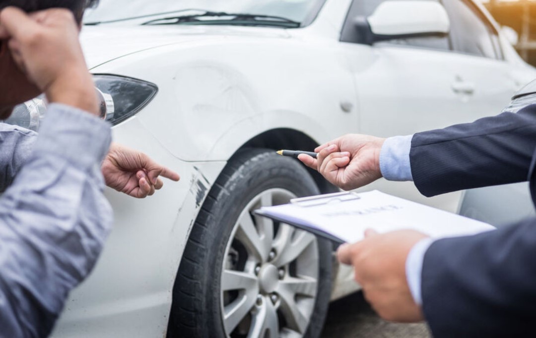 Autodealers & Schadebedrijven Autodealers & Schadebedrijven